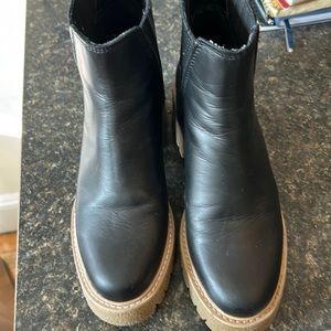 Dolce vita size 7 women’s black boots worn handful of times